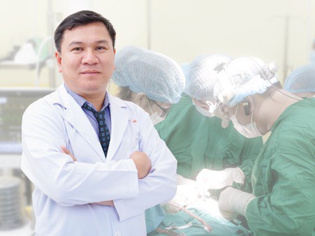 Bác sĩ CKI Nguyễn Hoàng Nam có hơn 10 năm gắn bó với ngành thẩm mỹ.